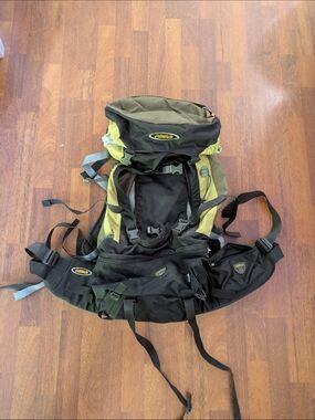 Outdoor Hiking Backpack - Olive Green/Black